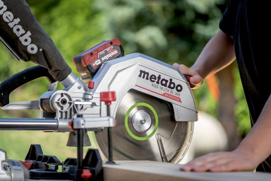 Акумуляторна торцювальна пила Metabo KGS 18 LTX BL 305 (614305810) 614305810 фото
