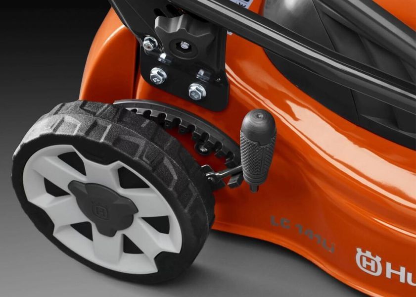 Газонокосилка электрическая Husqvarna LC 141C 9670993-01 фото
