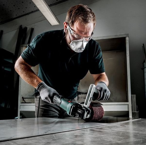 Щеточная шлифовальная машина Metabo SE 17-200 RT (602259000) 602259000 фото