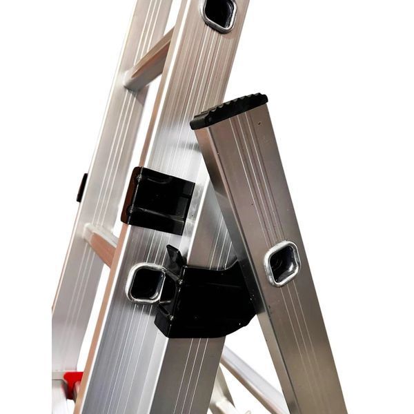 Лестница алюминиевая трёхсекционная GTM KME308 3x8 ступенек 2.18-4.88м 39945 фото