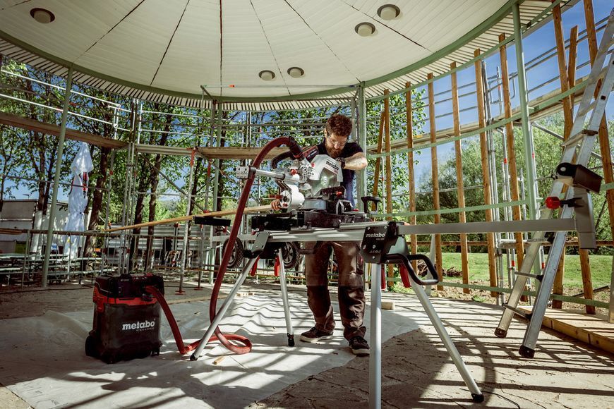 Акумуляторна торцювальна пила Metabo KGS 18 LTX BL 254 (614254650) 614254650 фото