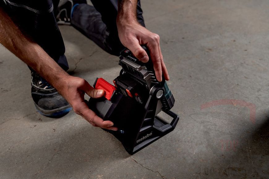 Прожектор акумуляторний Metabo BSA 12-18 LED 2000 (без АКБ та ЗП) (601504850) 601504850 фото